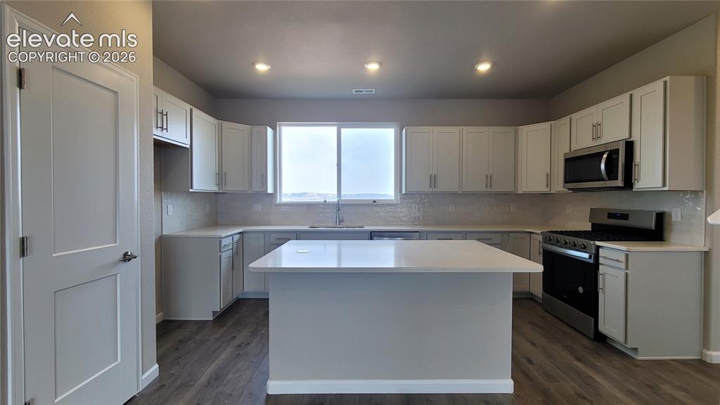 711 Belleza View Colorado Springs CO 80907