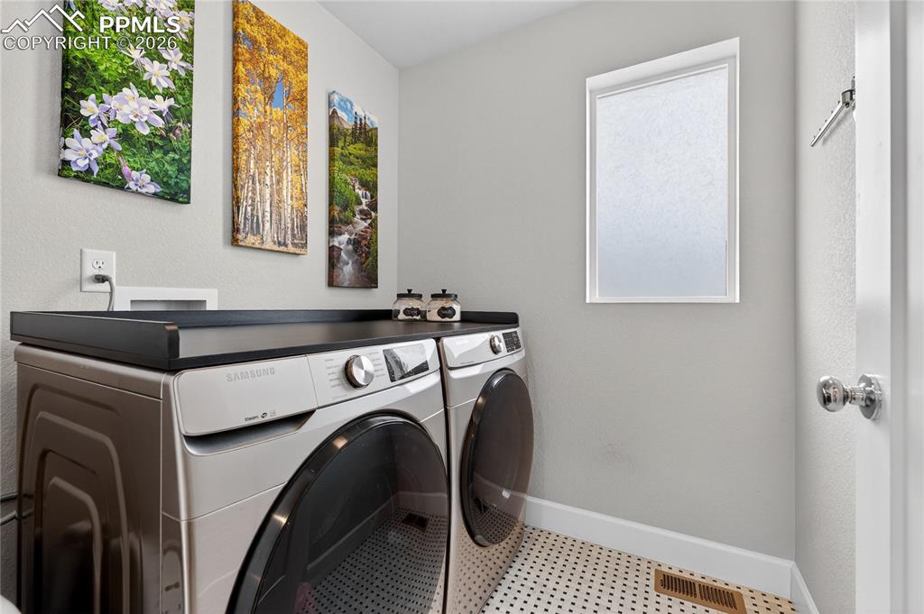 1926 Peak Prairie Lane Monument CO 80132