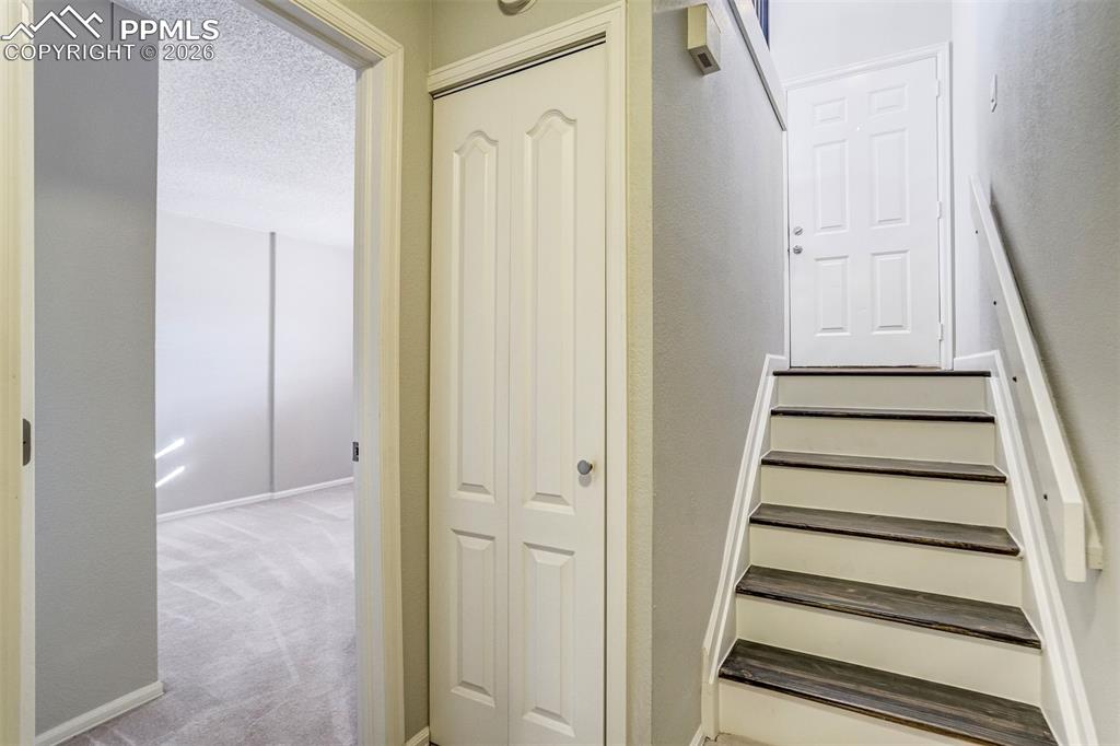 326 Mount View Lane Colorado Springs CO 80907