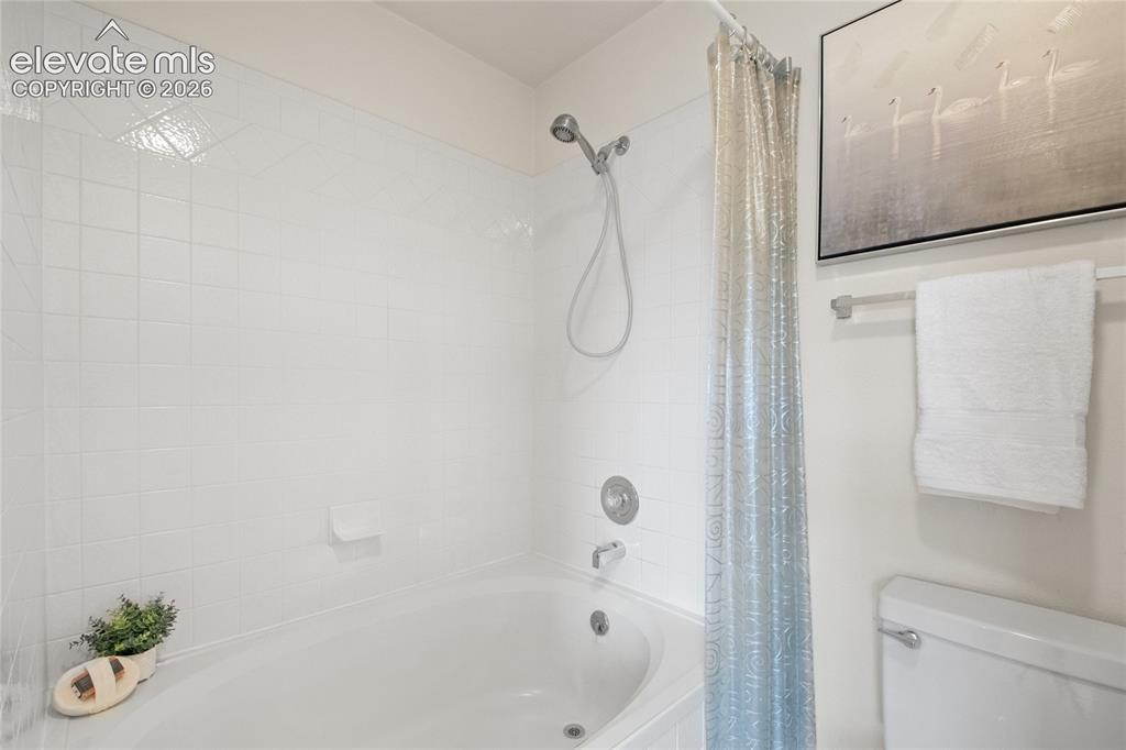 6806 Los Reyes Circle Colorado Springs CO 80918