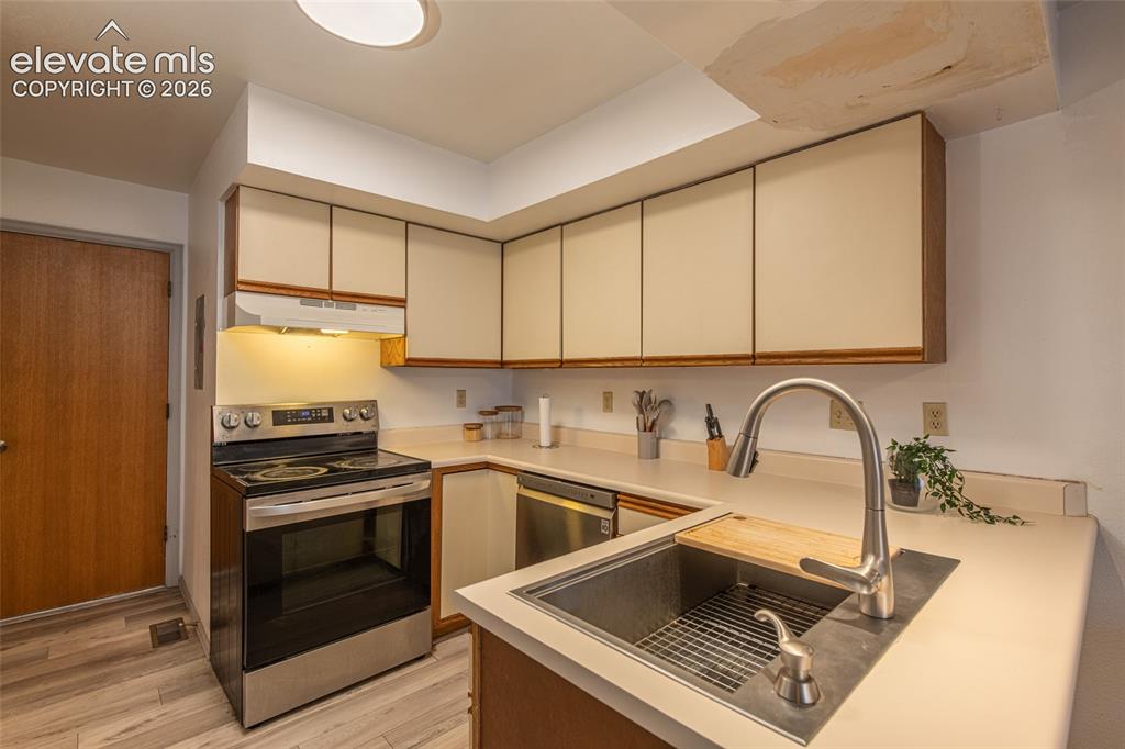 1243 Holland Park Boulevard Colorado Springs CO 80907