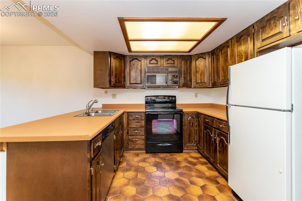 24 Woodbridge Drive Colorado Springs CO 80906