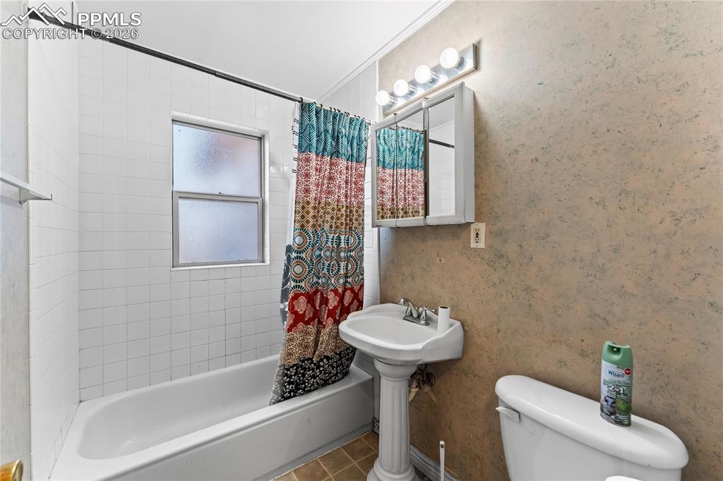 628 Bonfoy Avenue Colorado Springs CO 80909