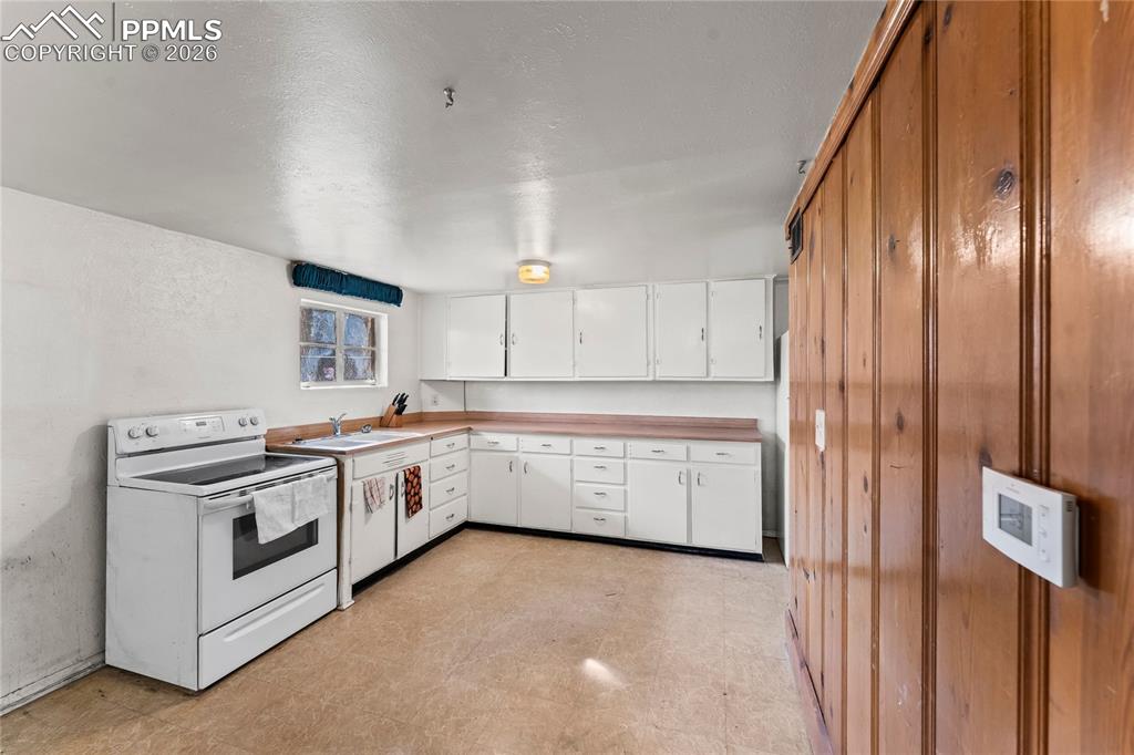 628 Bonfoy Avenue Colorado Springs CO 80909