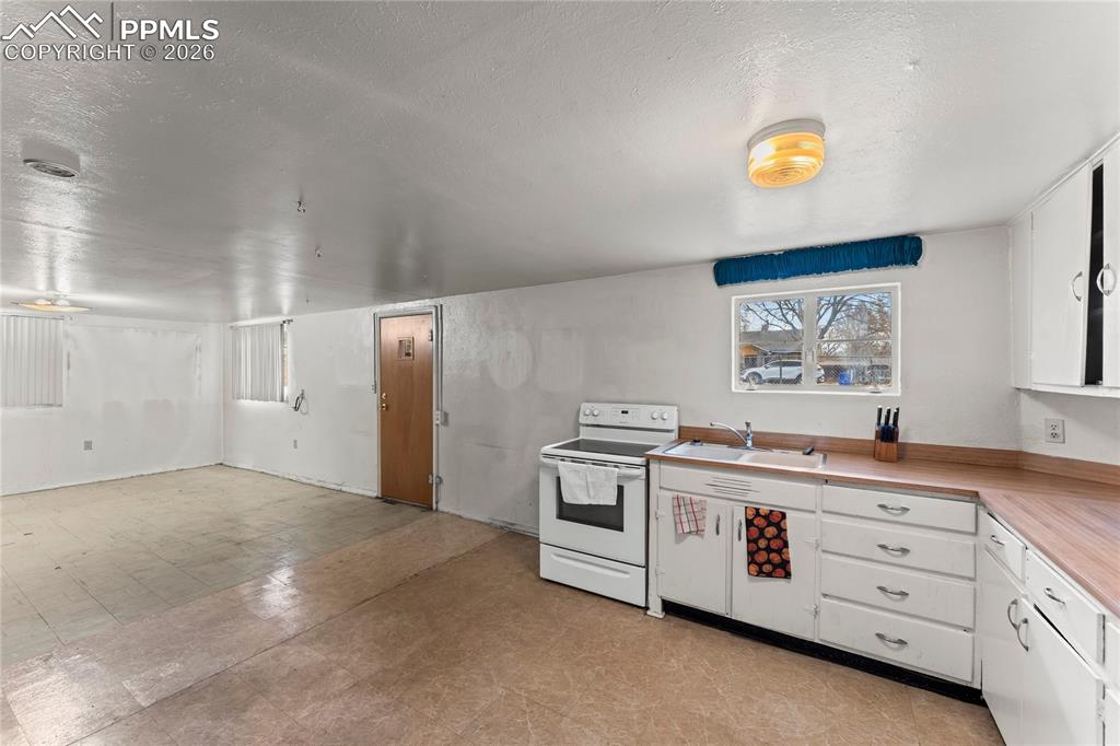 628 Bonfoy Avenue Colorado Springs CO 80909