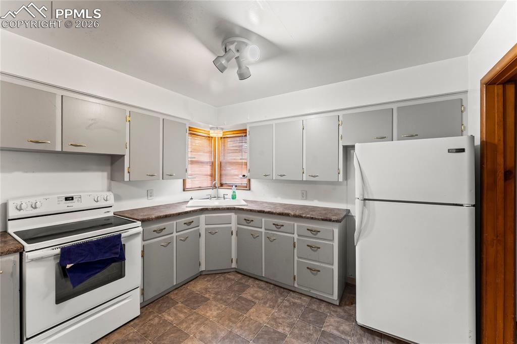 628 Bonfoy Avenue Colorado Springs CO 80909