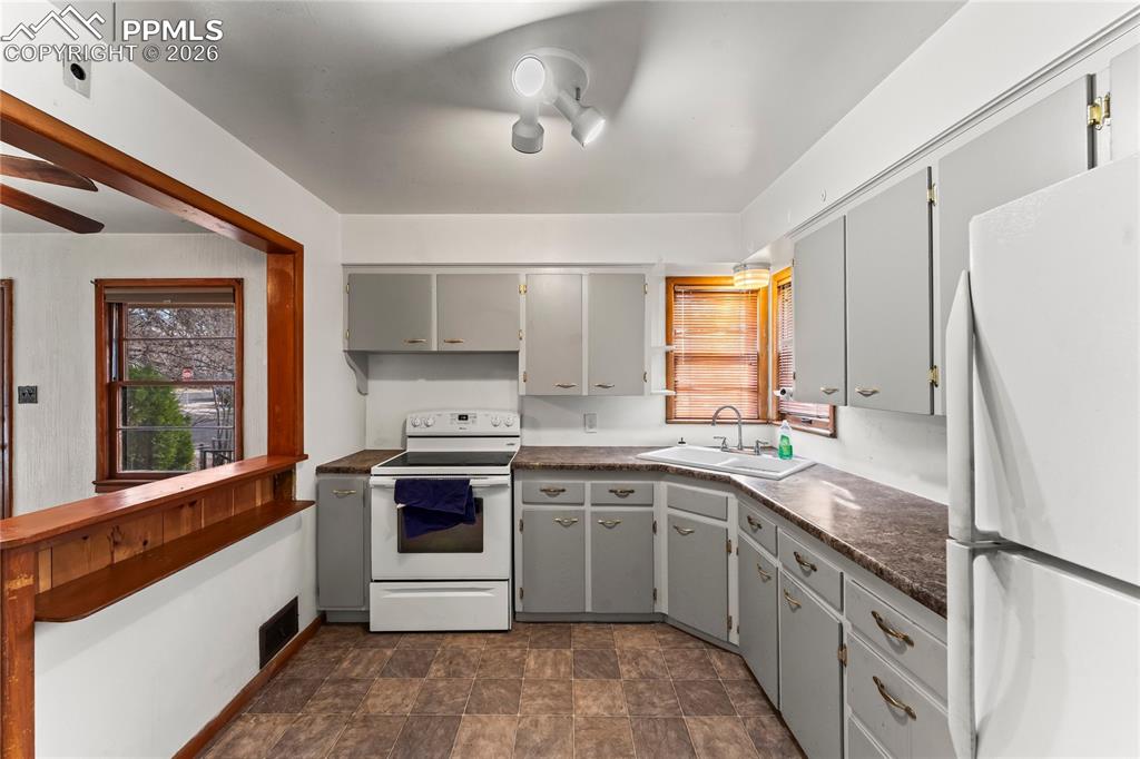 628 Bonfoy Avenue Colorado Springs CO 80909