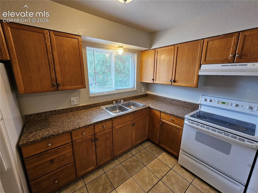 318 Bonnie Court Colorado Springs CO 80916