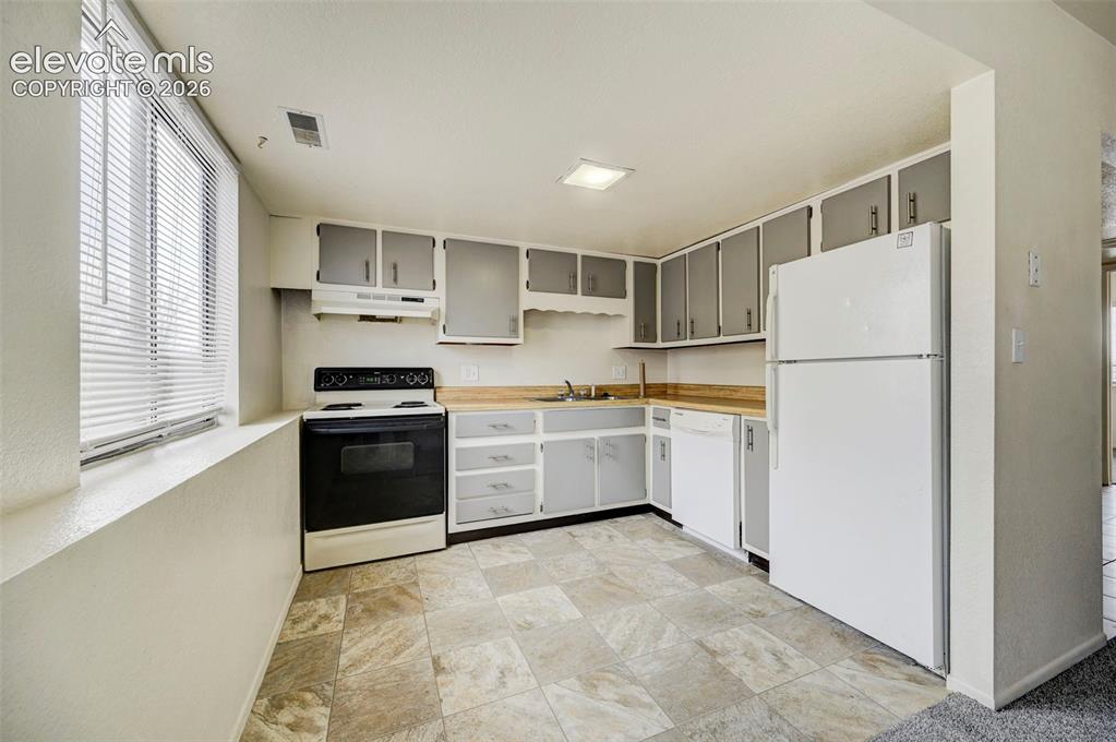 5560 Bowden Loop Colorado Springs CO 80915