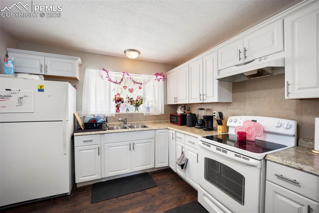 60 Loch Lomond Lane Pueblo CO 81001