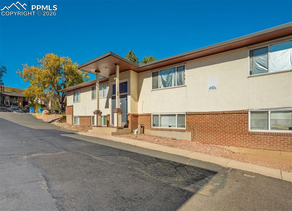 2921 Straus Lane Colorado Springs CO 80907