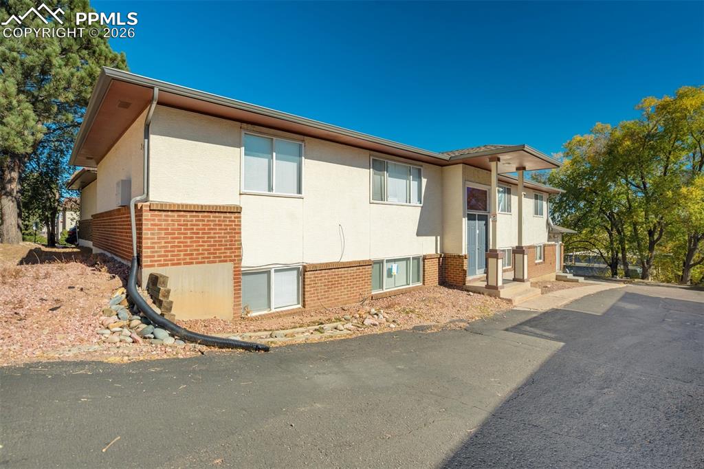2921 Straus Lane Colorado Springs CO 80907