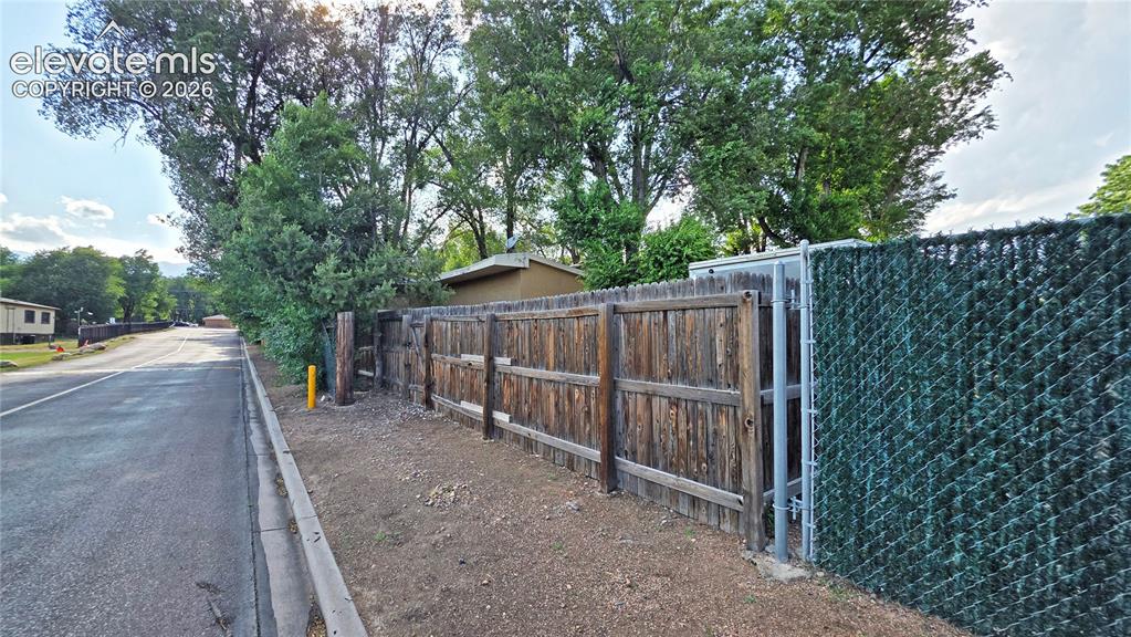537 Crockett Lane Colorado Springs CO 80905