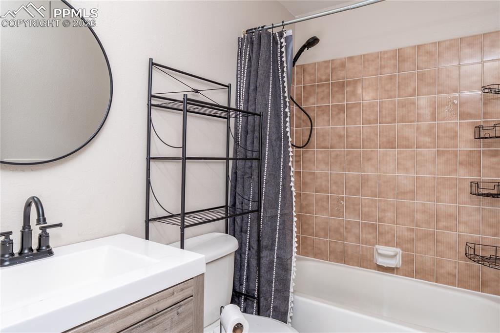 2516 Glen View Avenue Colorado Springs CO 80904
