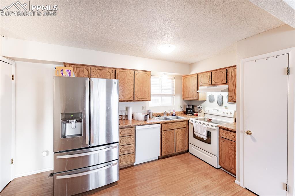 2516 Glen View Avenue Colorado Springs CO 80904