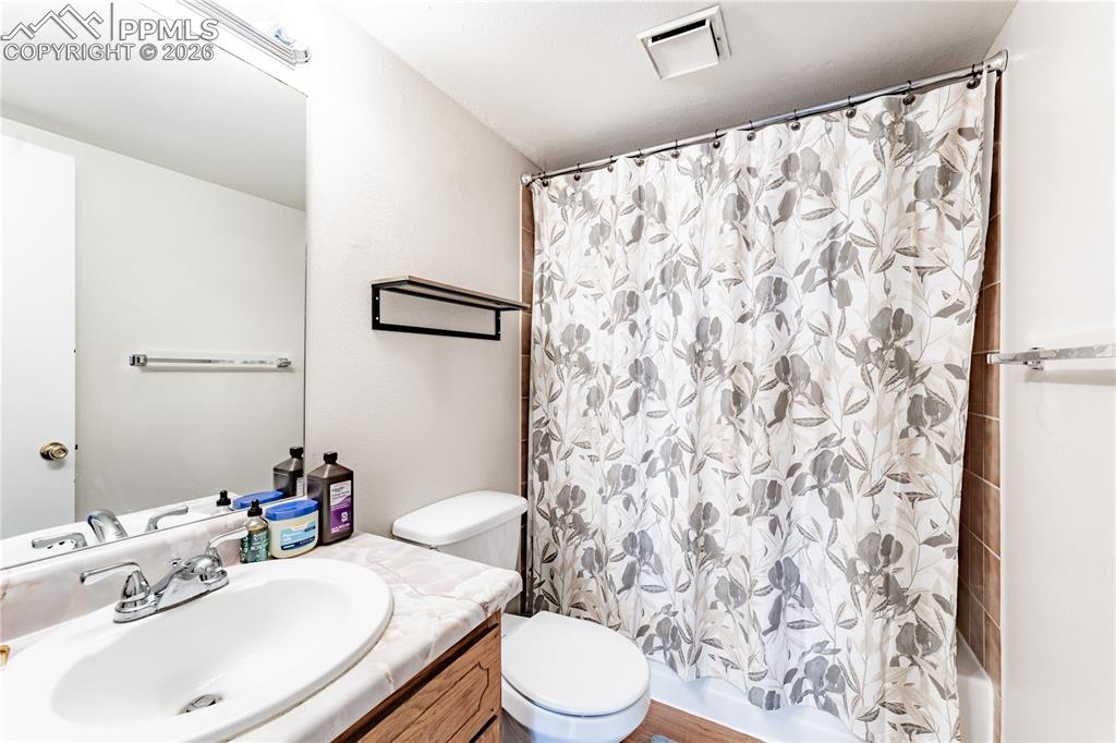 2516 Glen View Avenue Colorado Springs CO 80904