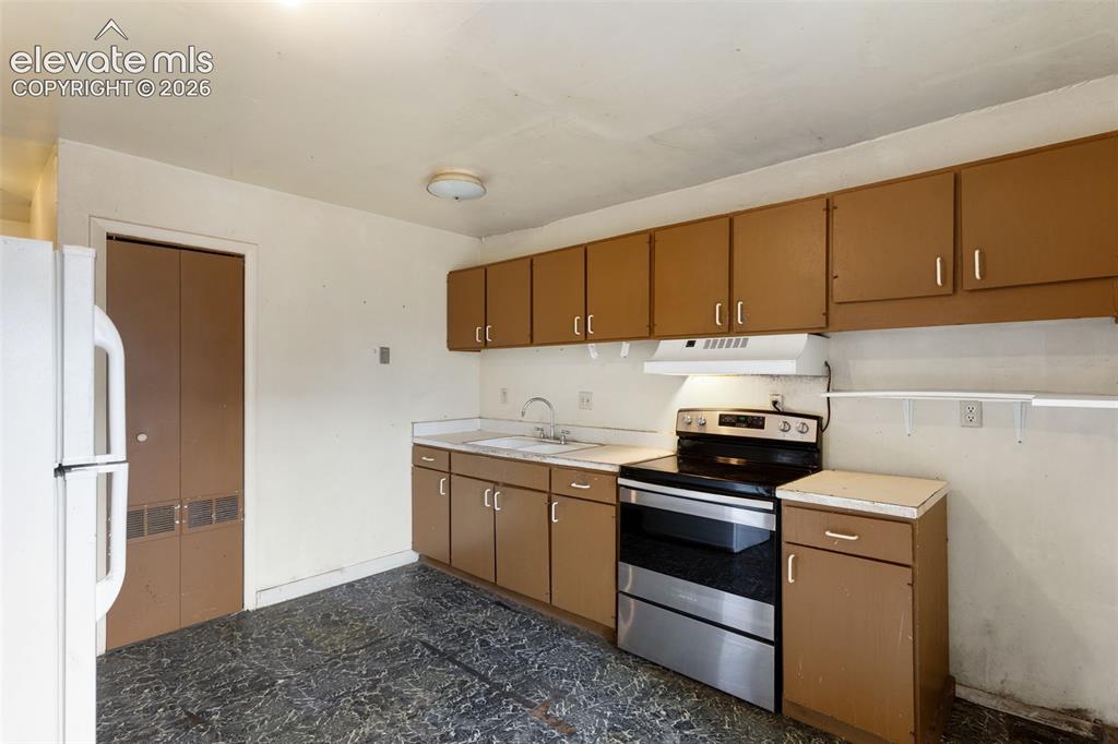 372-374 Greensboro Colorado Springs CO 80906