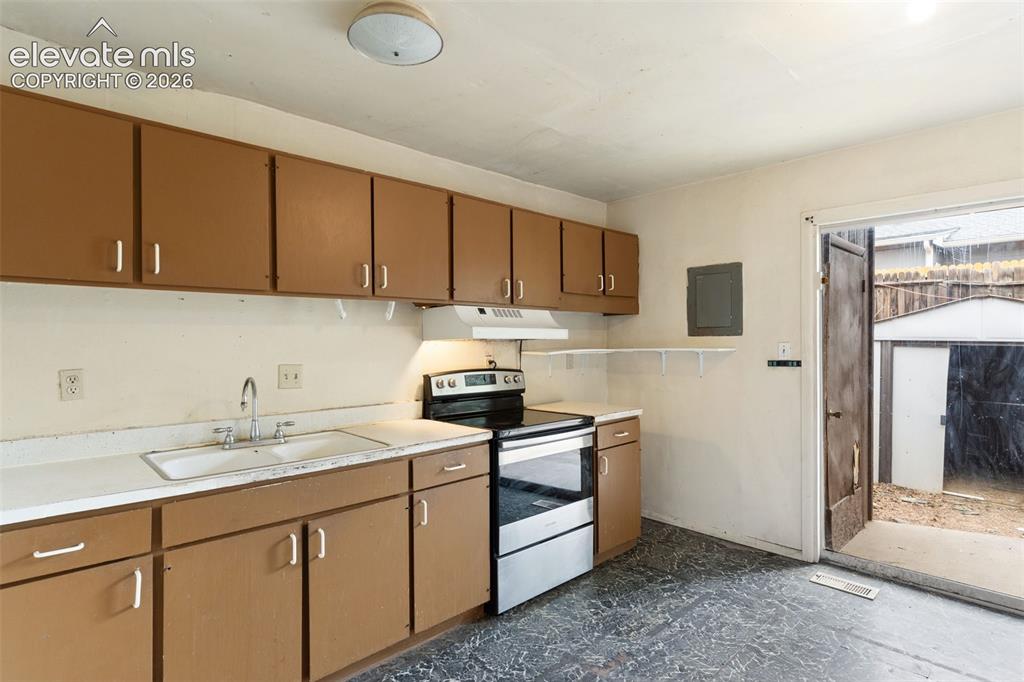 372-374 Greensboro Colorado Springs CO 80906