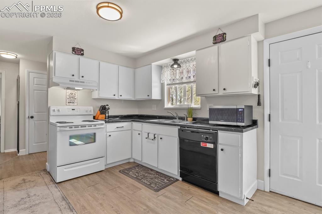 1309 Tappan Circle Colorado Springs CO 80909