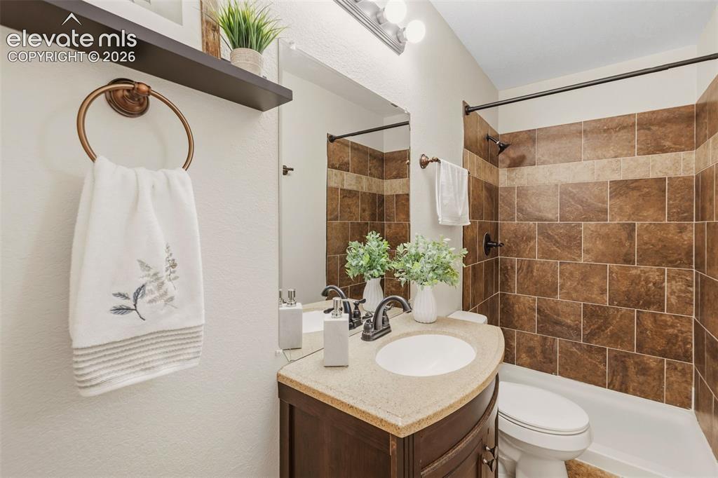 6635 Defoe Place Colorado Springs CO 80911