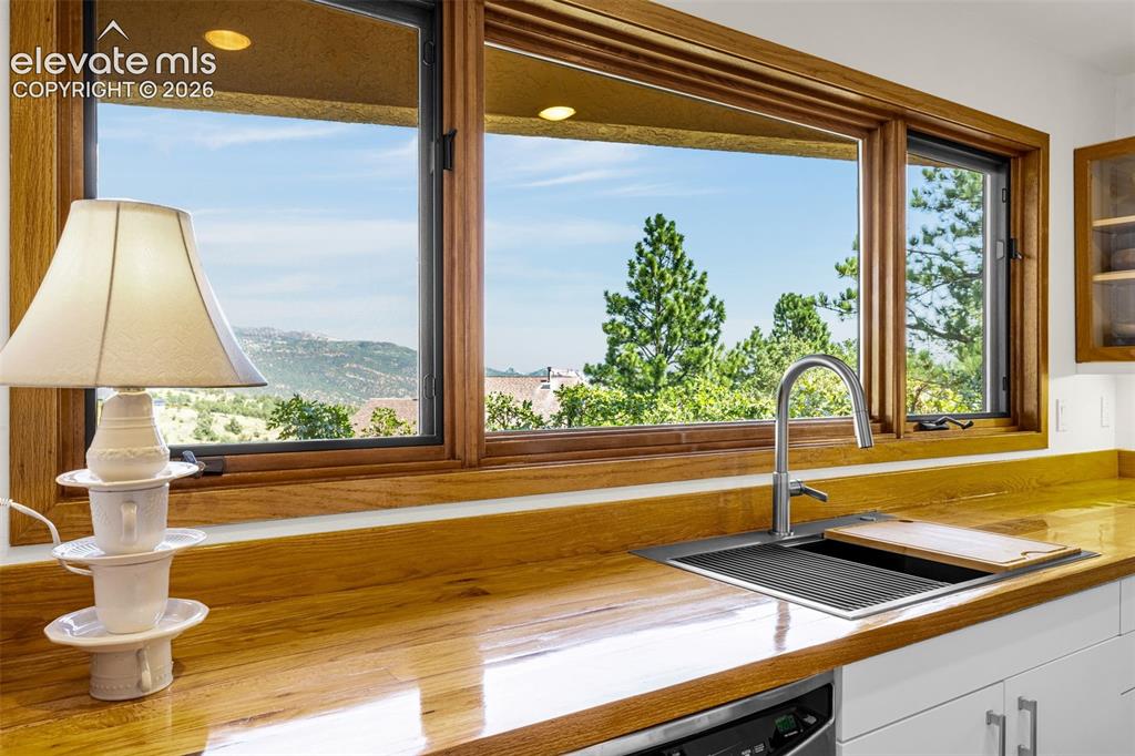 531 Crystal Hills Boulevard Manitou Springs CO 80829