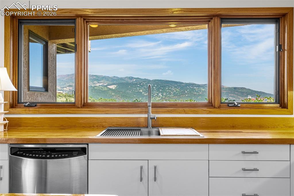 531 Crystal Hills Boulevard Manitou Springs CO 80829