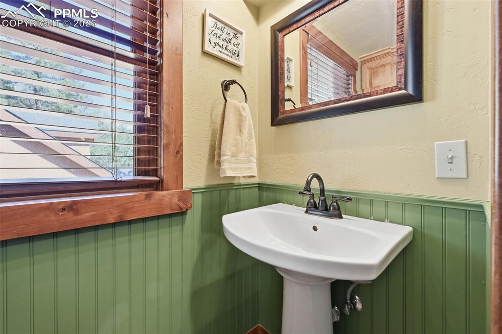 89 Ranch View Road Florissant CO 80816