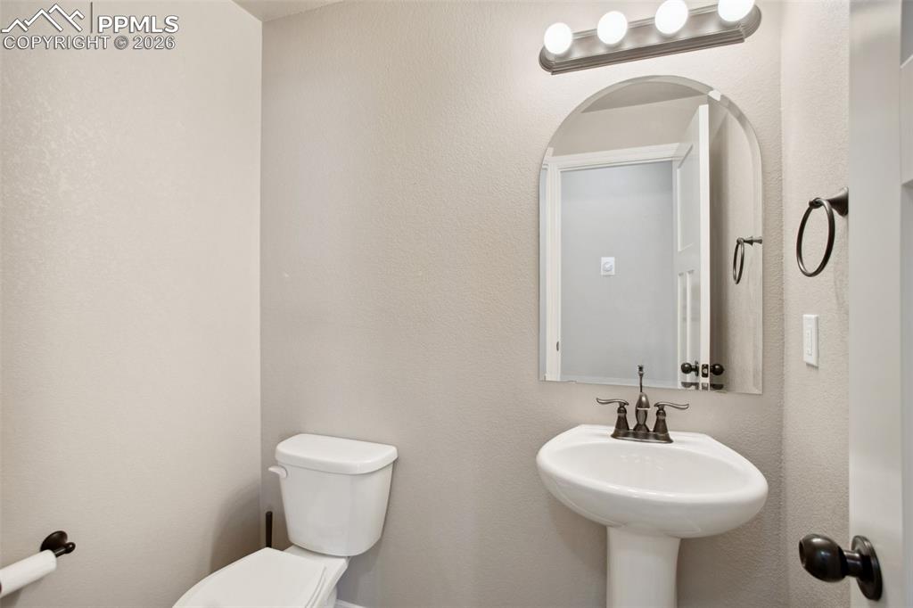 7118 Dutch Loop Colorado Springs CO 80925