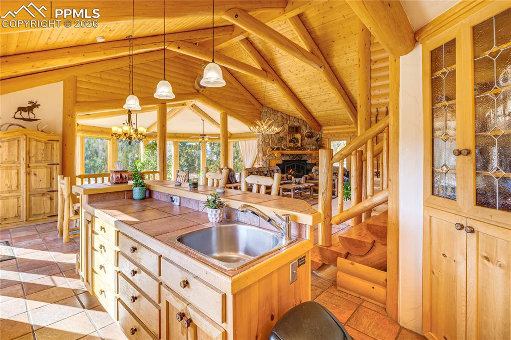 528 Mohawk Heights Florissant CO 80816