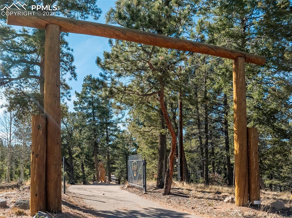 528 Mohawk Heights Florissant CO 80816