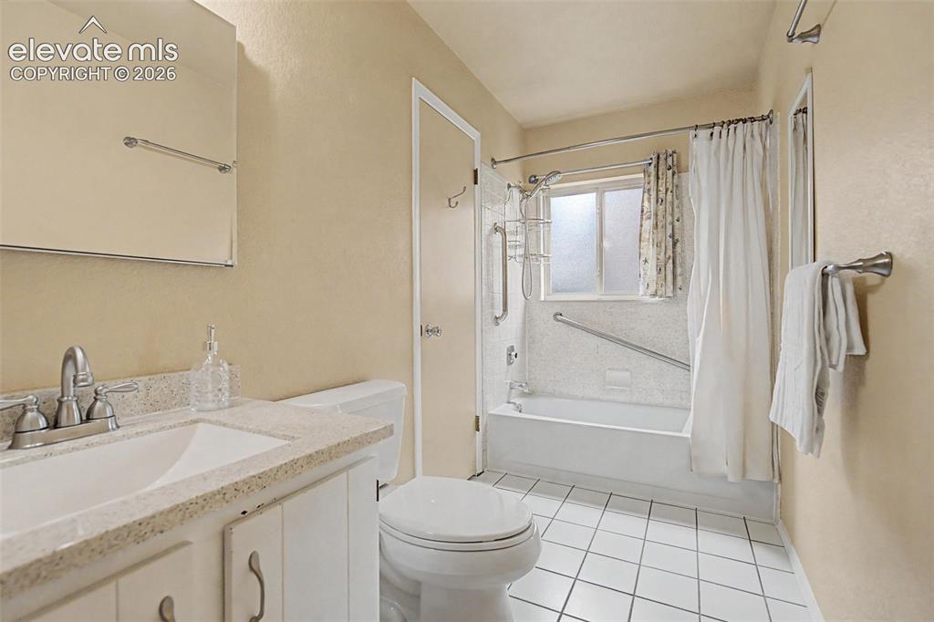 1370 Amstel Drive Colorado Springs CO 80907