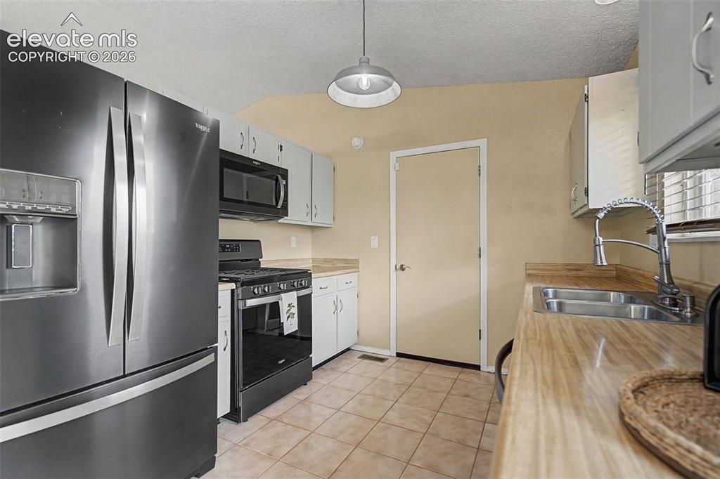 1370 Amstel Drive Colorado Springs CO 80907