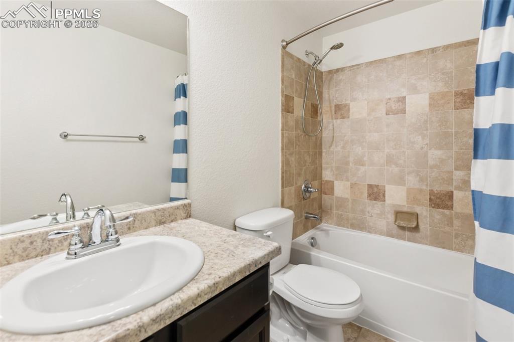 8458 Chasewood Loop Colorado Springs CO 80908