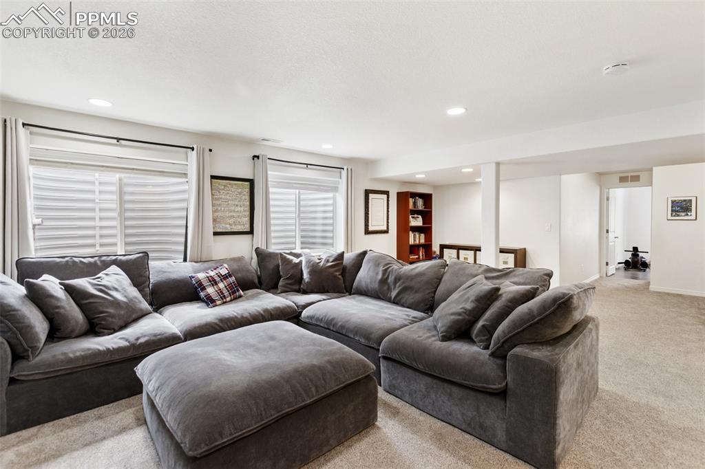 8458 Chasewood Loop Colorado Springs CO 80908