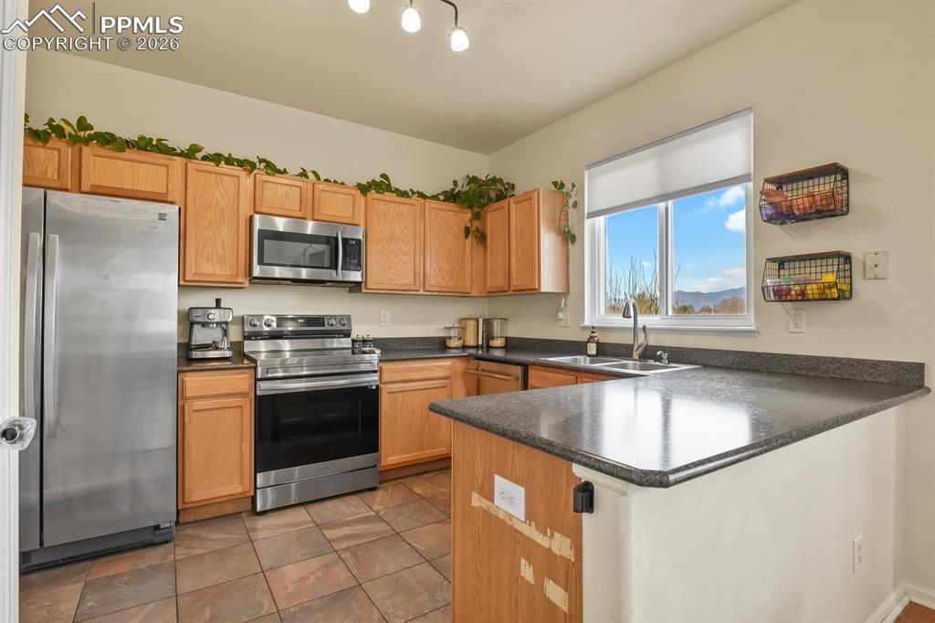 7160 Leeside View Colorado Springs CO 80922