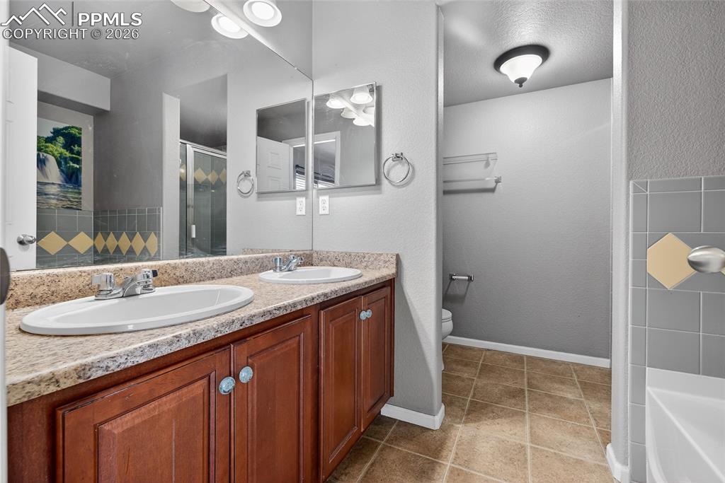 8278 Chasewood Loop Colorado Springs CO 80908