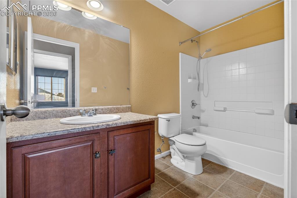 8278 Chasewood Loop Colorado Springs CO 80908