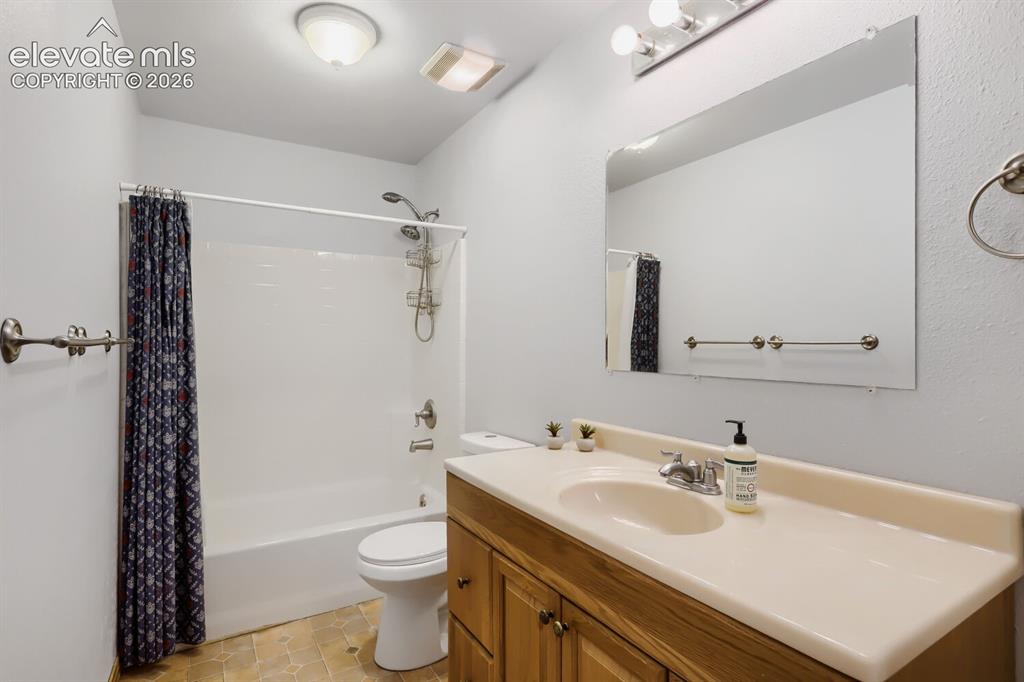 16 Echo Circle Florissant CO 80816