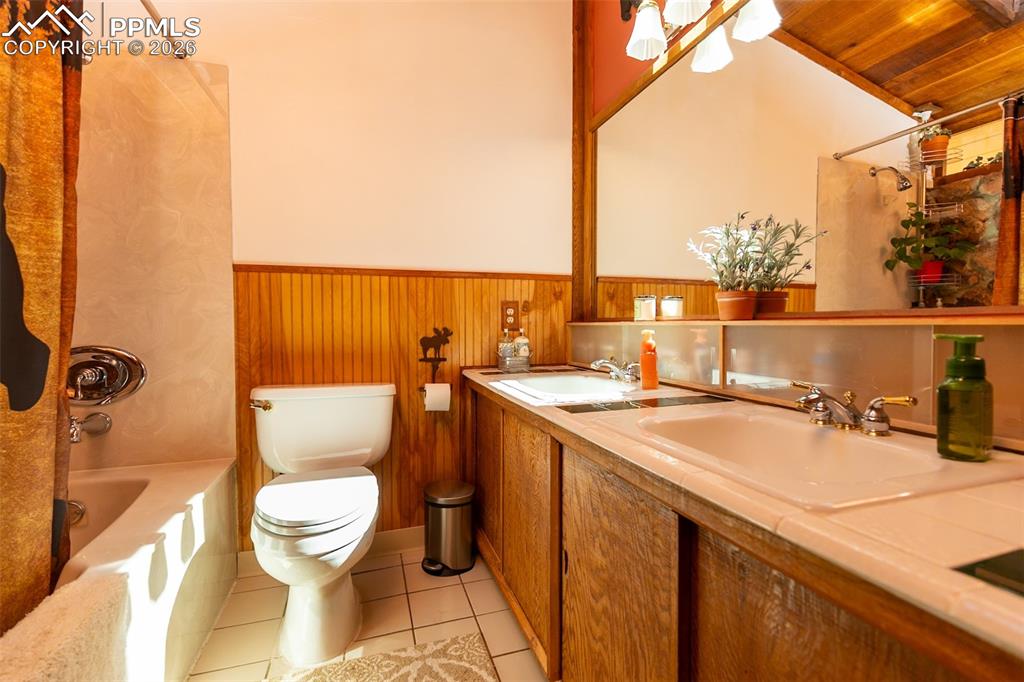 414 Chamberlin Place Colorado Springs CO 80906