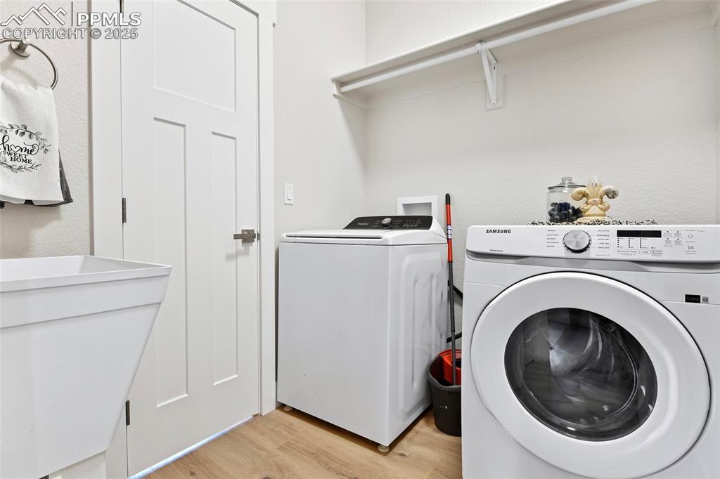 29 Dusti Circle Florissant CO 80816