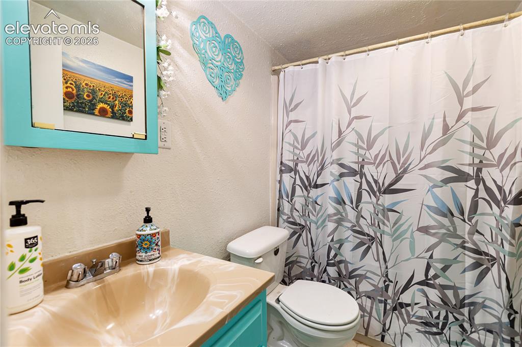 5853 W Highway 24 Divide CO 80814