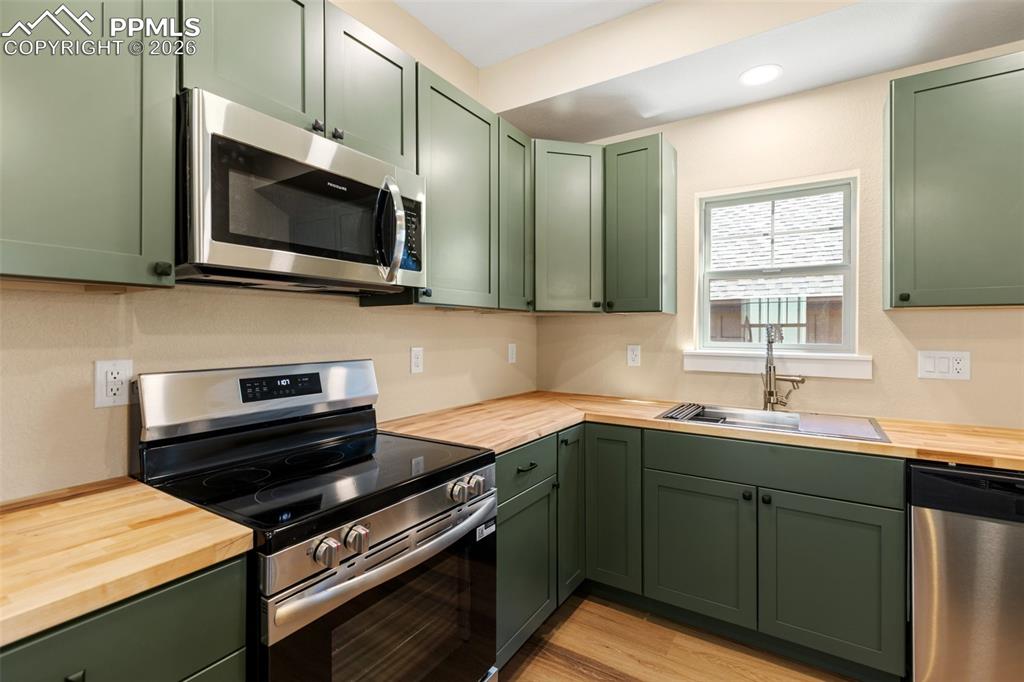 207 W Womack Avenue Cripple Creek CO 80813