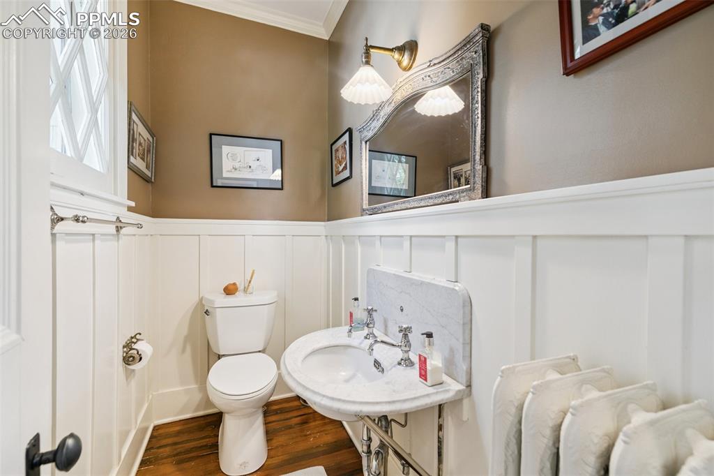 9 Broadmoor Avenue Colorado Springs CO 80906