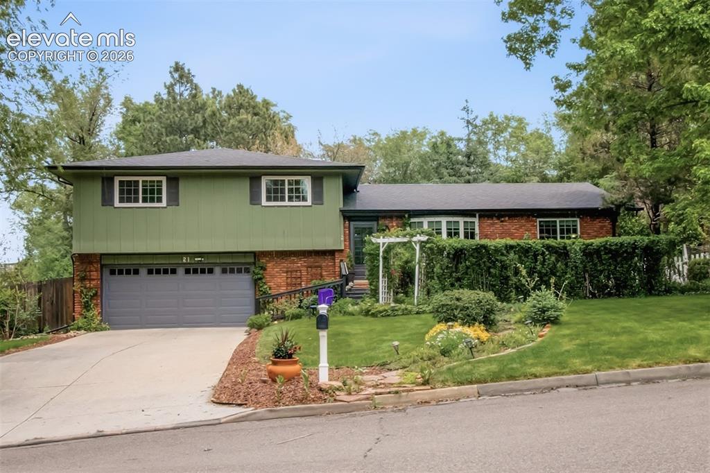 21 Newport Circle Colorado Springs CO 80906