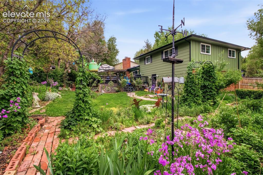 21 Newport Circle Colorado Springs CO 80906