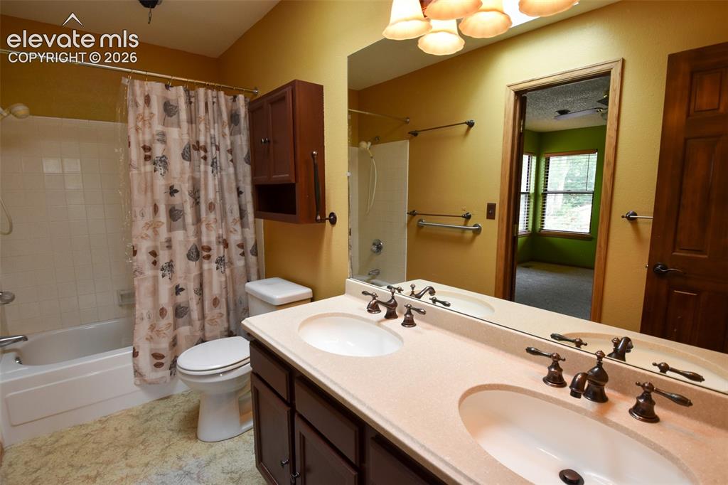 5590 Country Heights Court Colorado Springs CO 80917