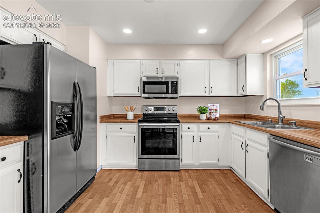 6805 Parkridge Court Colorado Springs CO 80915