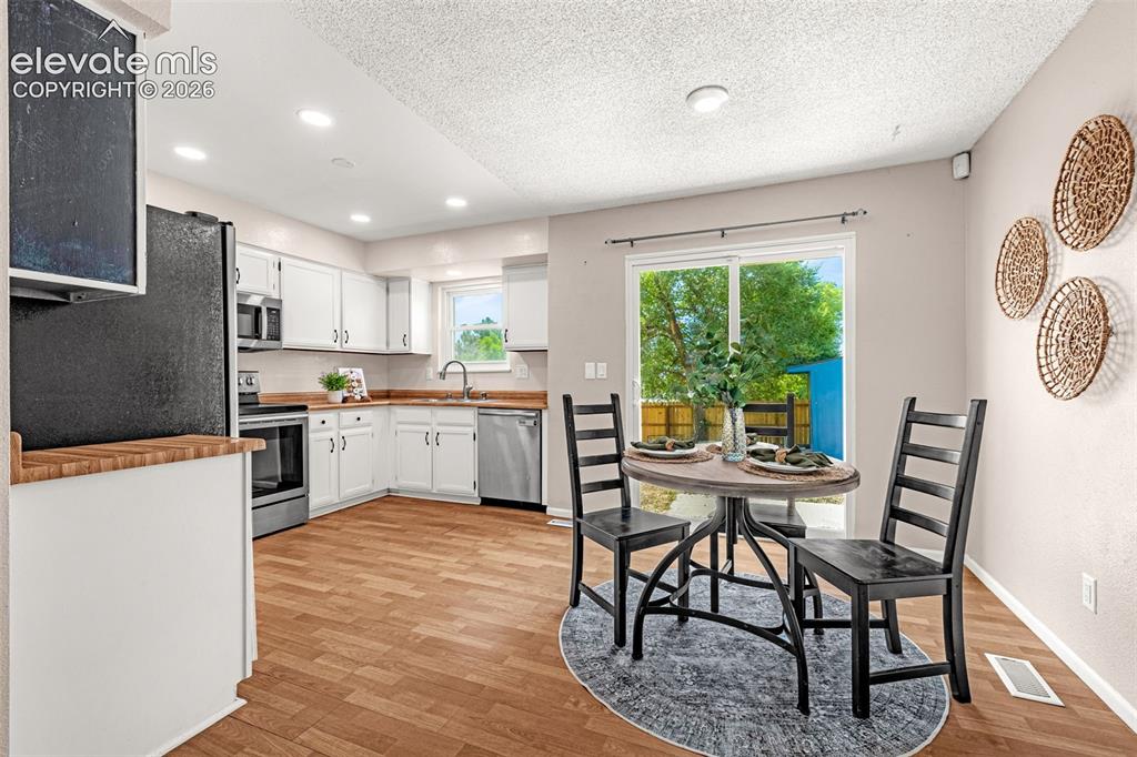6805 Parkridge Court Colorado Springs CO 80915