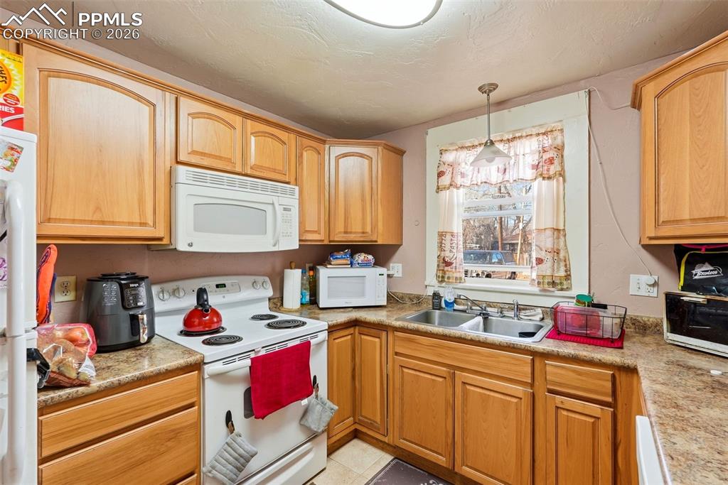 936 E Moreno Avenue Colorado Springs CO 80903