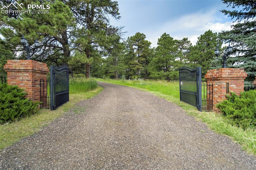 20252 W Elk Creek Drive Colorado Springs CO 80908